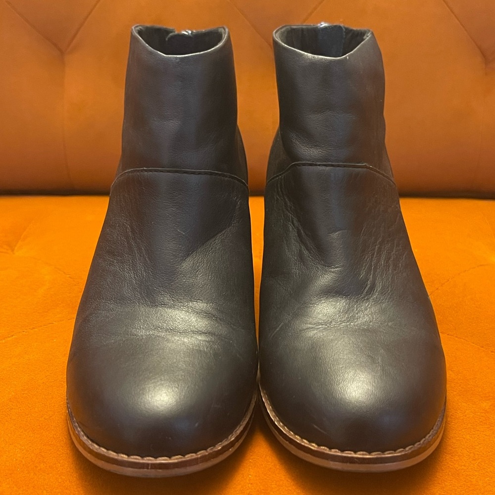 Toms Carpe Diem Black Leather Ankle Boots, Size 6.5